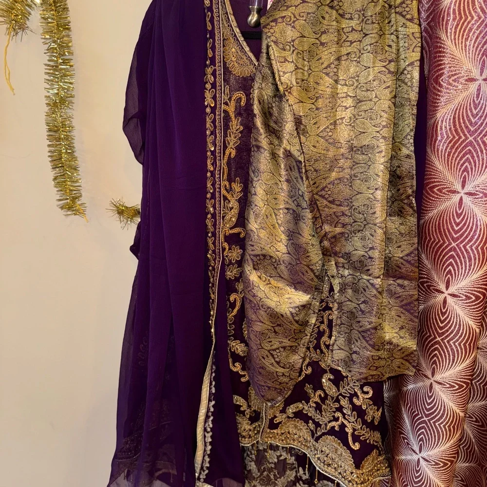 Elegant Purple and Gold Embroidered Women's Top - Picture 4 of 5